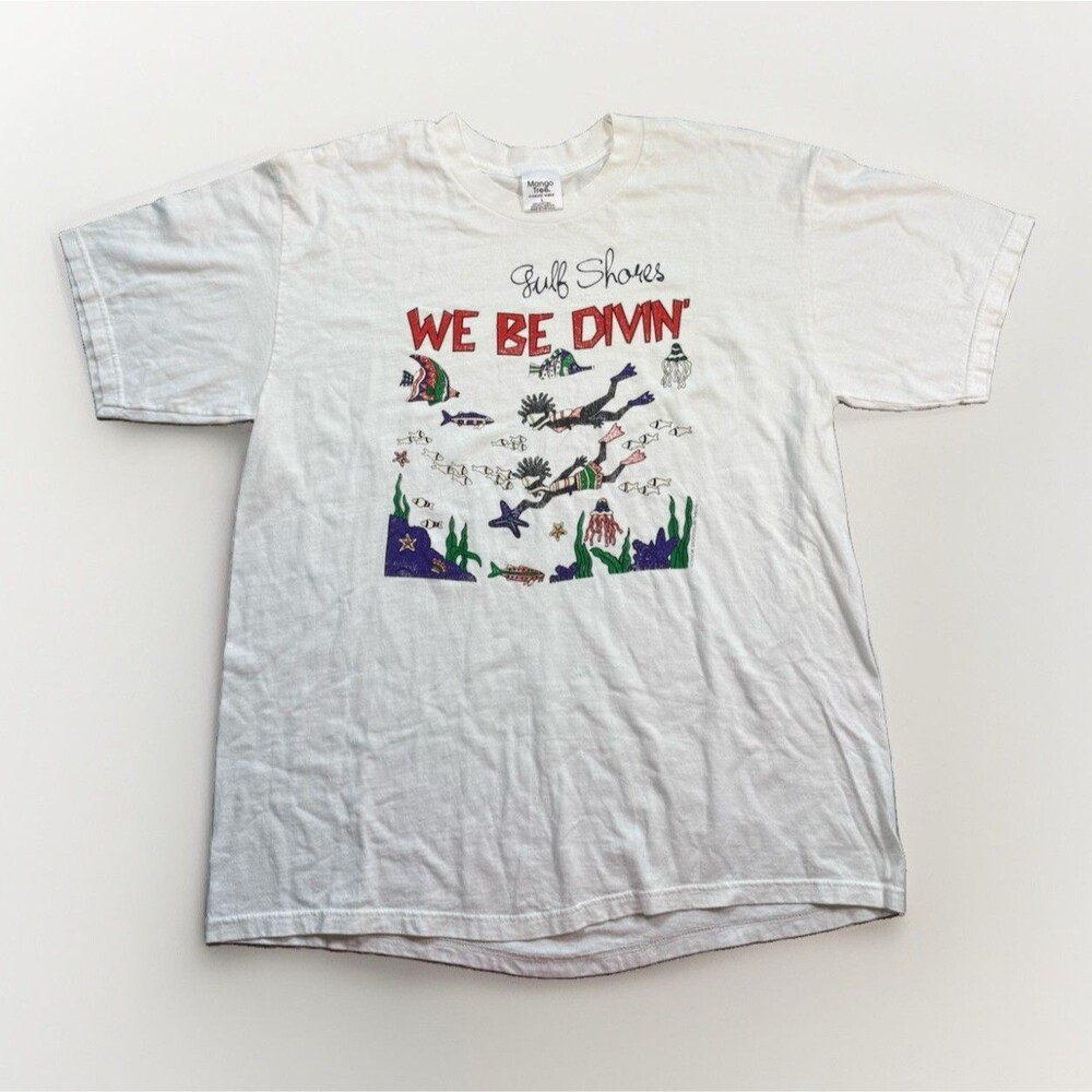 Vintage Mango Tree Men’s White Gulf Shores We Be Divin Graphic Crewneck Tee - L
